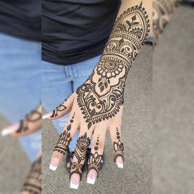 Henna tattoo