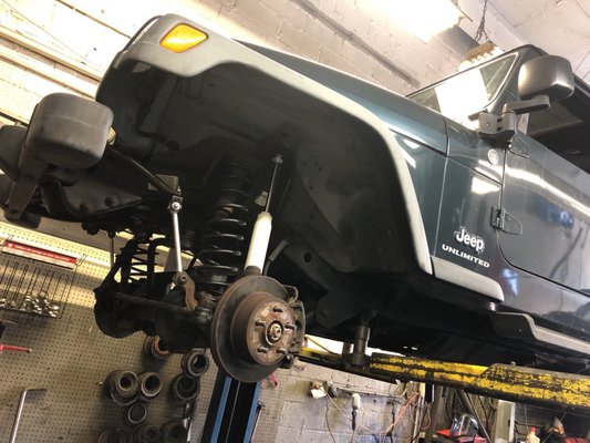 Lift kit on my 05 wrangler going in . This place and gus are pure gold man i cant say it enough!!!