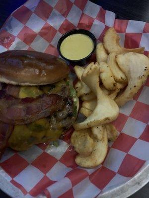 Cheddar Bacon Steakburger