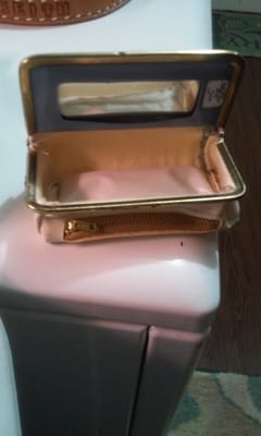 Old vintage makeup bag! $3!