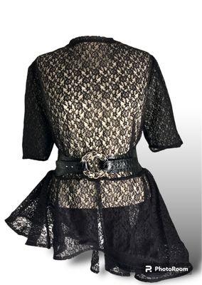 Completely Lace flounce blouse