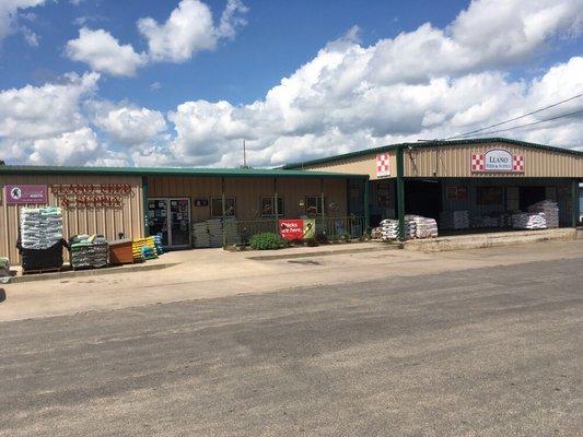 Llano Feed and Supply - Storefront