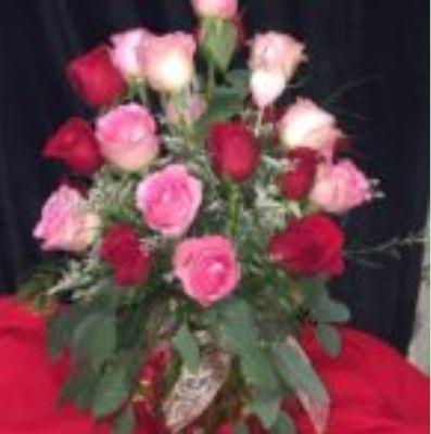 1 Dozen Mixed Roses