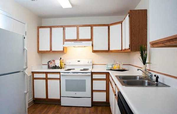 Kitchen at Idlewild Creek  Apartments