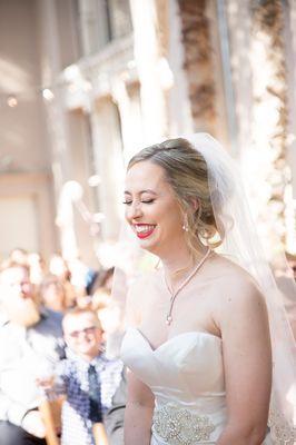 A hilarious candid moment with this LA bride during her ceremony.