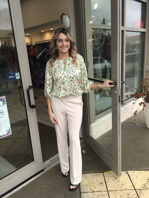 Bella wears a new ESQUALO spring trouser and blouse. A Very classic approach to pants in a super soft model fabric.