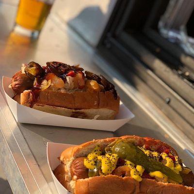 Gormet Hotdogs pictured #Cubbie #Bulldog #Serdabrewery