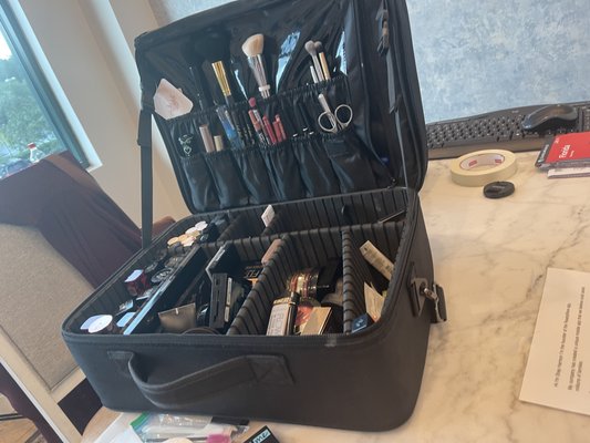 Professional Makeup Artist - Traveling Available