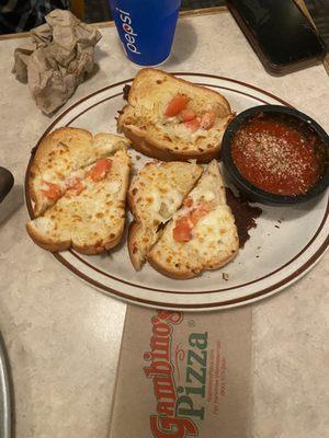 Bruschetta and sauce (We wanted more tomatoes)