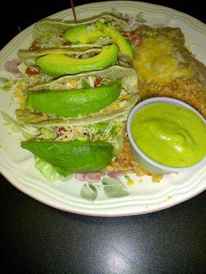 Shredded beef taco plate! These come with avacados wedges, lettuce,tomatoes, and cheese and some of our famous avacado sauce!