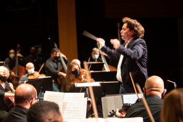 Pablo Mielgo, Artistic Director & Principal Conductor - Symphony of the Americas