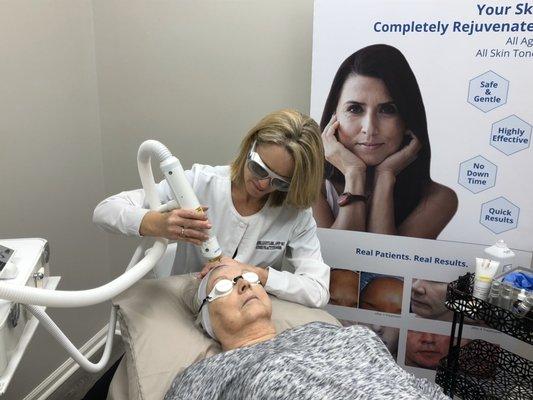 Total skin rejuvenation- treats acne, melasma, rosacea, red/brown spots, collagen building...