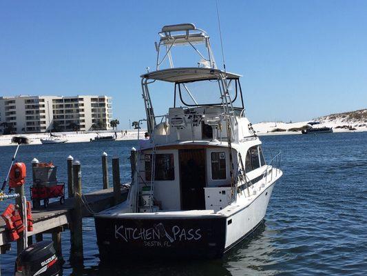 Here's a good look at our charter boat "Kitchen Pass" 33' Bertram Flybridge