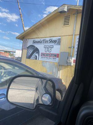 Simon's Tire Shop