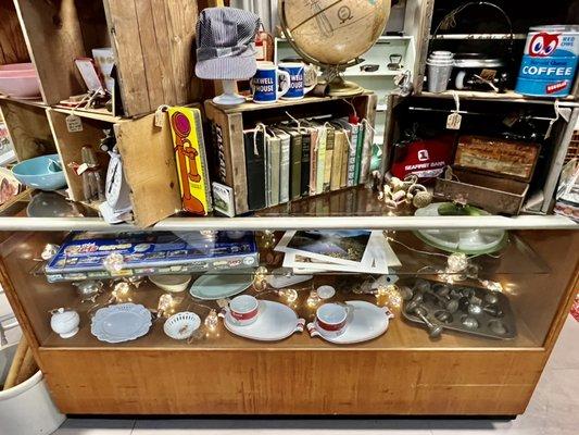 Vintage Collectibles and Antiques