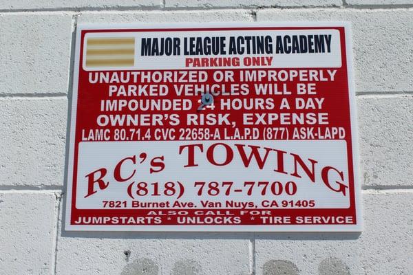 FREE off street parking for students.  A plus, plus for LA actors.  "STEP UP TO THE MAJORS, START ACTING TODAY"  818-916-7901 for classes.