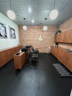 Salon shampoo area