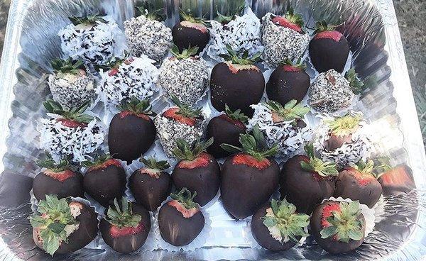 Classic chocolate covered strawberries, Coconut topping, & Crushed Almonds