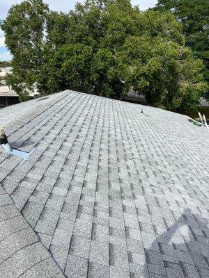 Lugo's Roofing Services