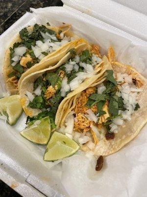 Tinga pollo tacos