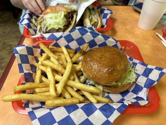 6 oz Cheeseburger & Fries