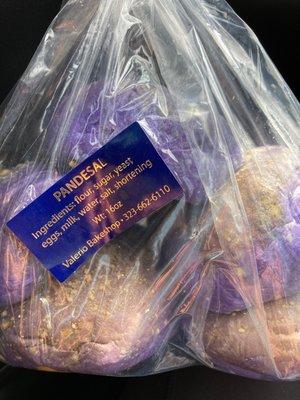 Ube pandesal