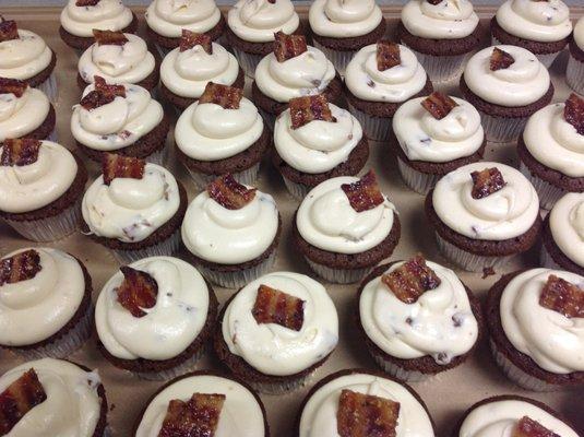 Bourbon, Maple Bacon Creamcheese cupcakes-YUMM!