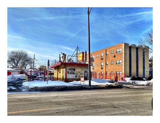 Don's Drive In. (W77th St / S Kedzie Ave) Chicago, IL Burgers Hotdogs Steak Philly Chicken Fish Italian Sandwiches Tamales Shakes . Cool!