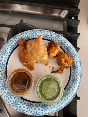 Samosa and yummy fresh chutney