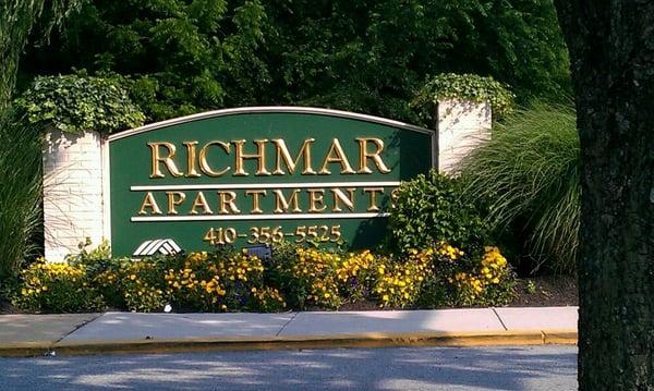 Richmar Apartments Sign and number