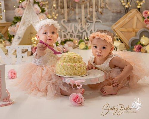 Cake Smash-Twin Girls