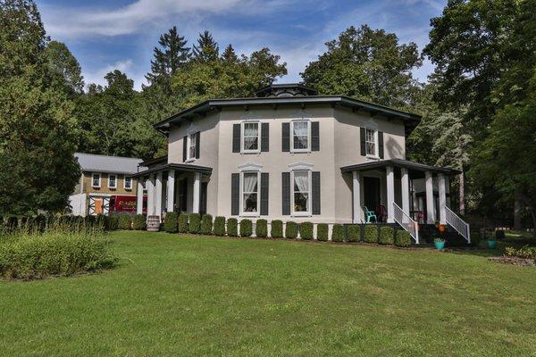 Beautiful exterior photo of a Bed & Breakfast by Realtor agent | Canandaigua NY