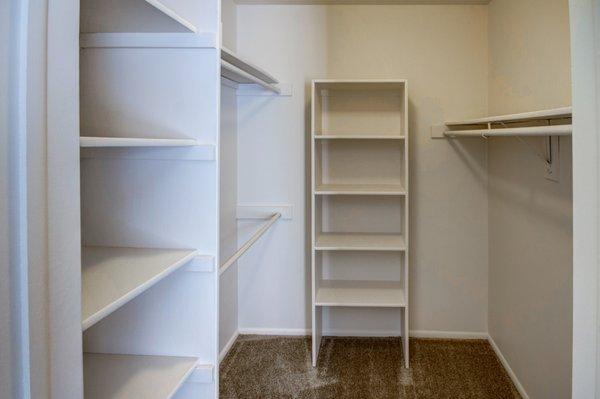 Walk-In Closet at Briarwood Toledo