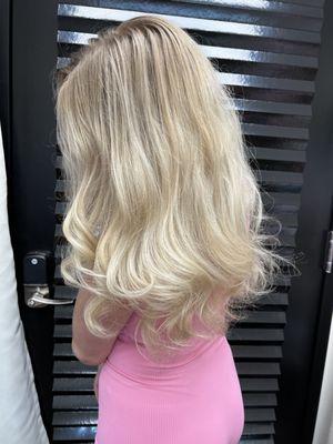 Blonde with smudge root