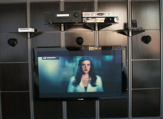 An Evo wall unit featuring Cabasse Micro speakers from France.