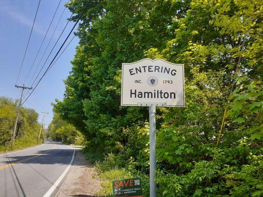 Entering Hamilton, Massachusetts from Wenham. Rte. 22 sign.