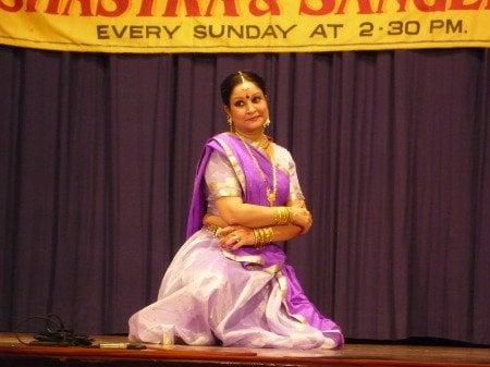 Smt. Prachi Dixit - Instructor/Choreographer/Performer