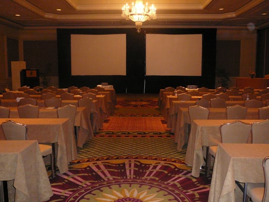 9 x 12 Screens for event with an attendance of 200+ attendees.