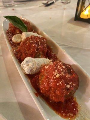 Polpette di la nonna (meatballs) with ricotta