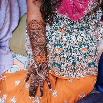 Right underside bridal mehendi