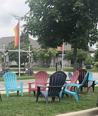 They had lots of chairs in 3 different locations - nice touch!