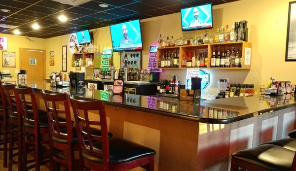 Bar at Bravo Pizza in Poplar Grove.