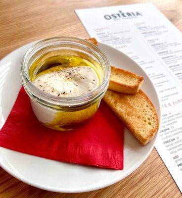 Burrata with crostini