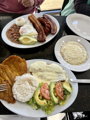 Montanera, arepa con queso, filet al ajillo with tostones