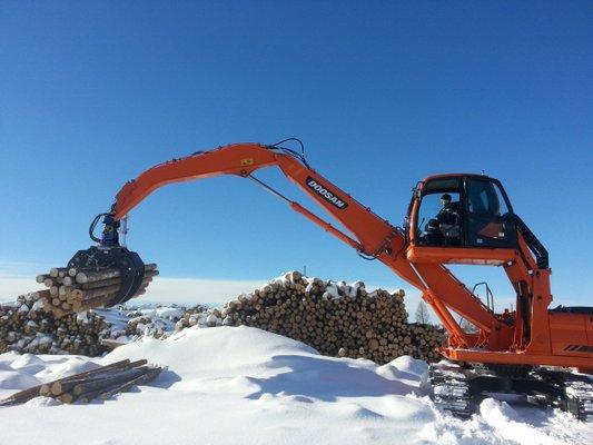 Hydraulic Rotational & Fixed Grapples for logging, forestry and multi-purpose jobs.