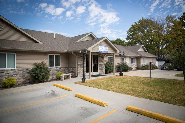 Welcome to Life's Journey Senior Living located in Paris, IL.