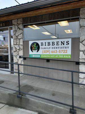 Entrance to Bibbens Family Dentistry