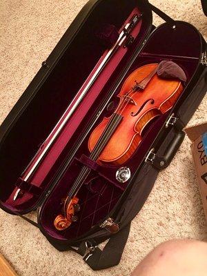 You wiil love to play this violin and this is a place ptovide high quality product. BTW，The cake that Reed mail me is wonderful！