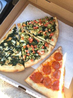 Veggie pizza, spinach pizza, pepperoni. All were great!