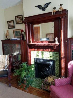 Sitting room at the Old Victorian Inn.